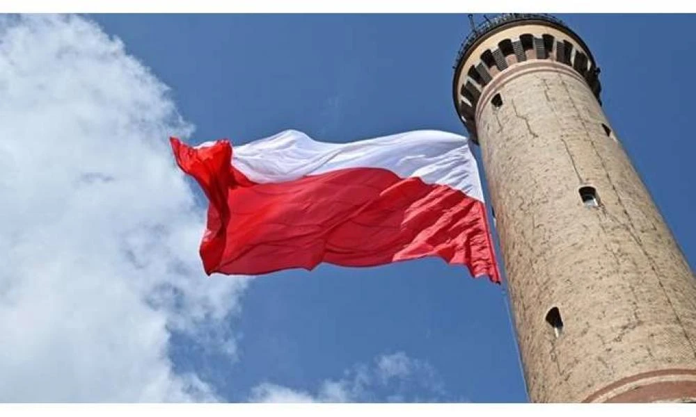 Πολωνία: Αιφνιδιαστική παραίτηση του αρχηγού του γενικού επιτελείου στρατού